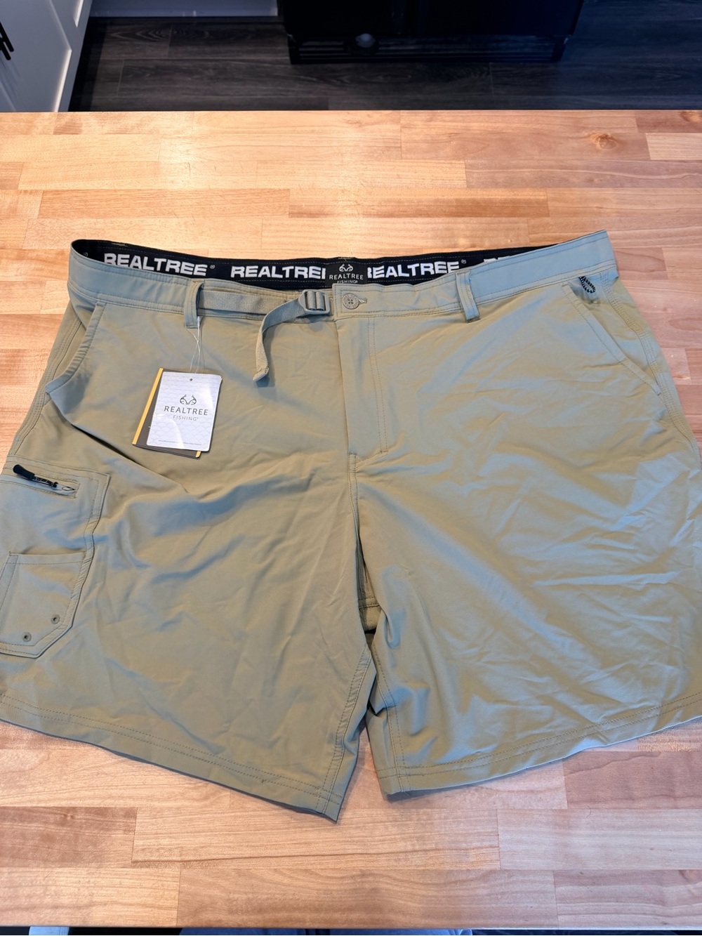 Realtree Men’s Olive Hybrid Quick-Dry Shorts